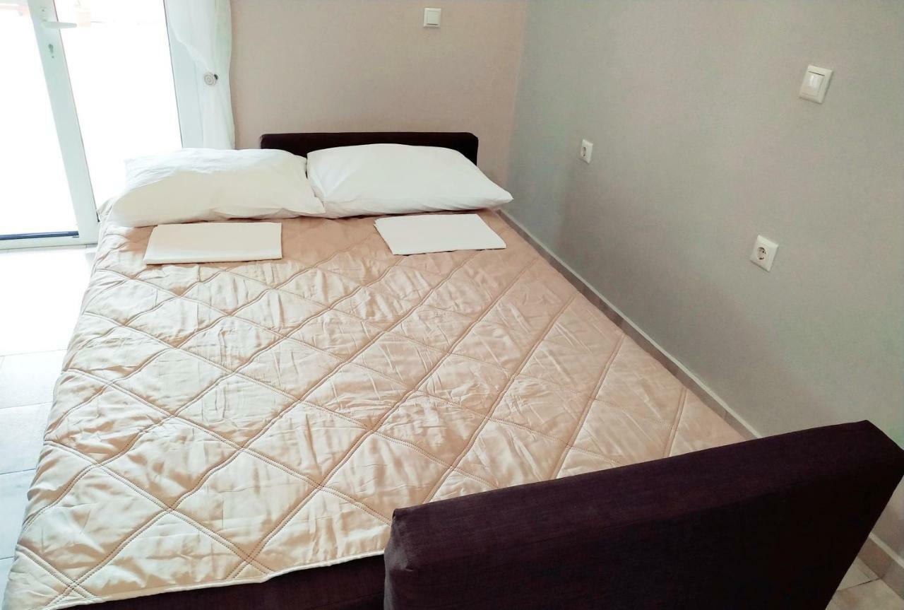 Amaryllis Boutique Apartments Moraitika Oda fotoğraf